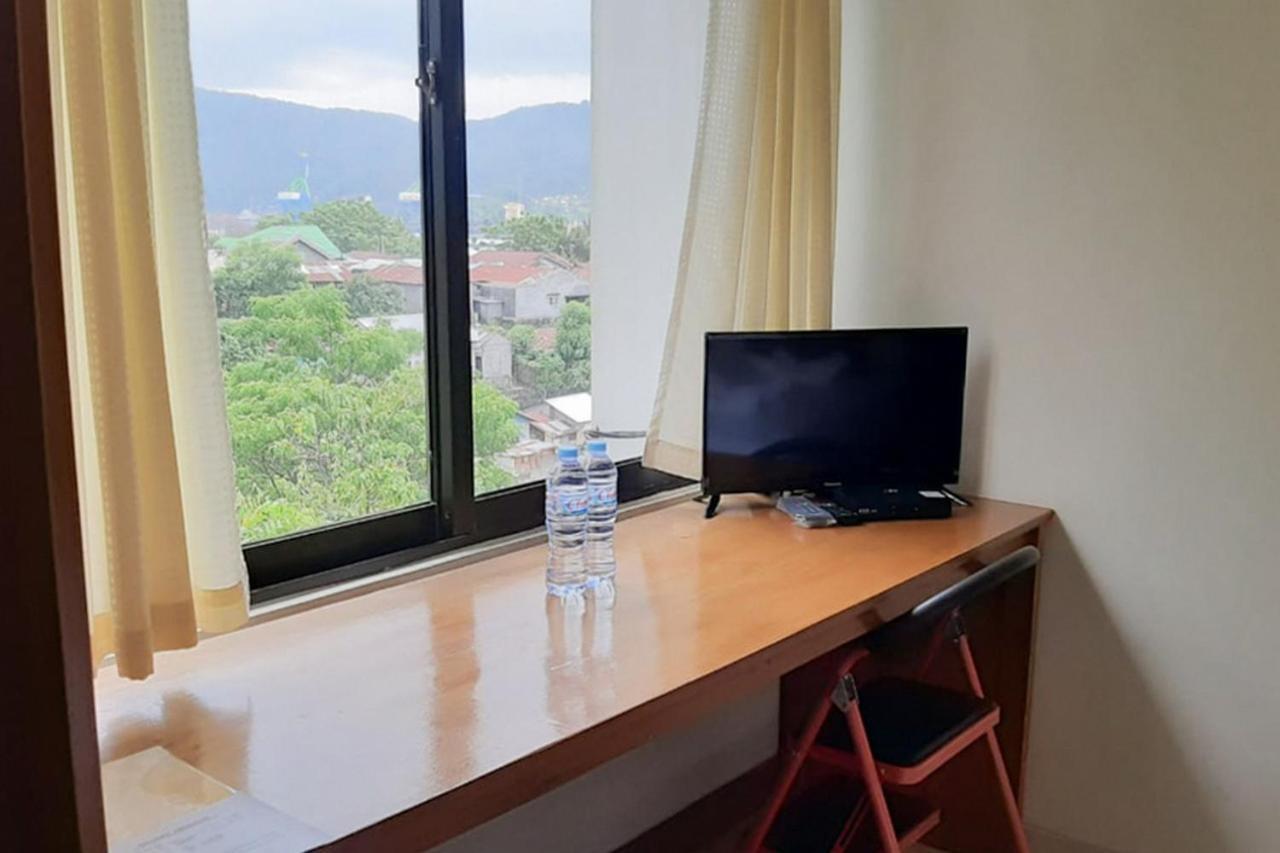 Reddoorz Plus @ Bitung City Center Dış mekan fotoğraf