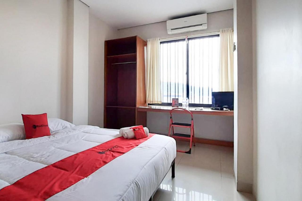 Reddoorz Plus @ Bitung City Center Dış mekan fotoğraf
