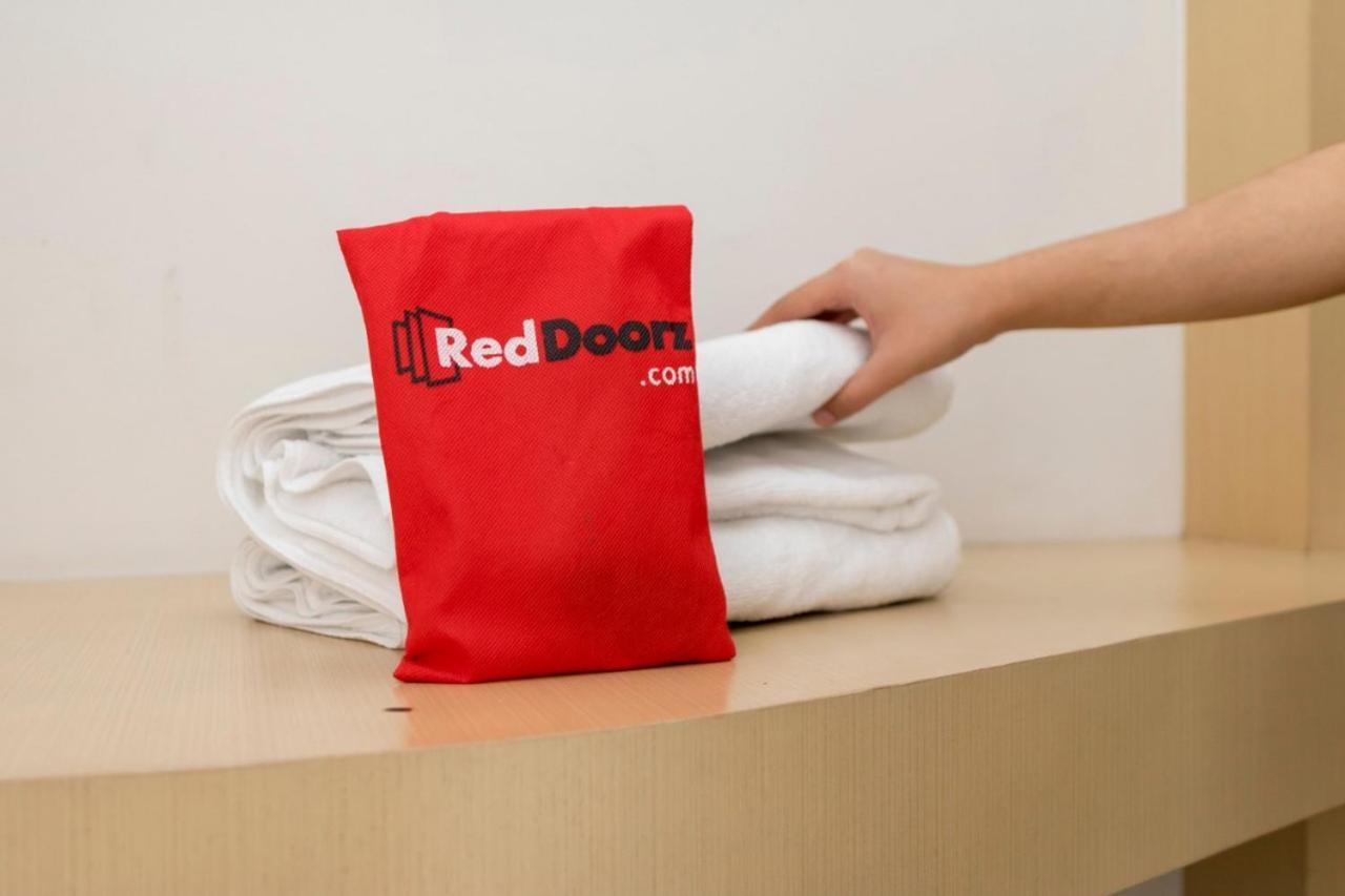 Reddoorz Plus @ Bitung City Center Dış mekan fotoğraf